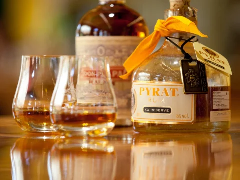 große Auswahl an Rum